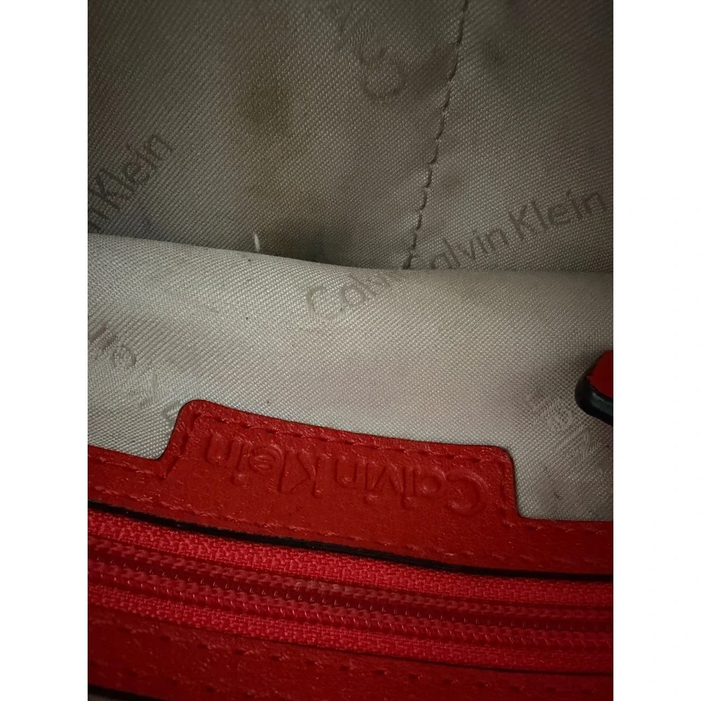 Calvin Klein‎ Crossbody Satchel Womens OS Coral Red Pebbled Leather Gold Tone
